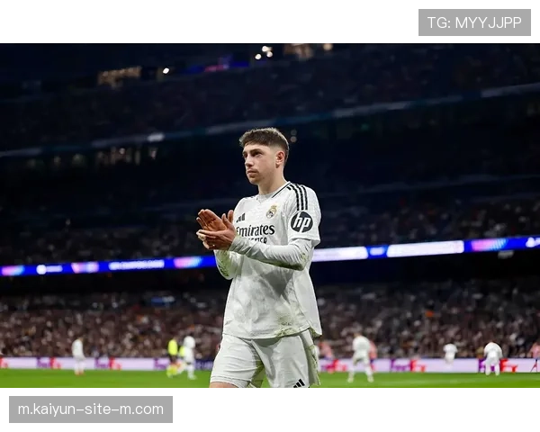 皇马中场三人组覆盖面积惊人 巴尔韦德攻防转换效率冠绝全场 皇马中场三人组覆盖面积惊人 巴尔韦德攻防转换效率冠绝全场